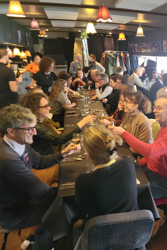 Repas Adherents Piano Barge